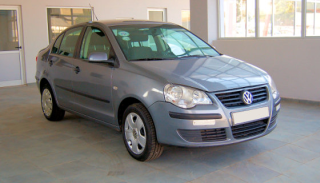   Volkswagen Polo Sedan