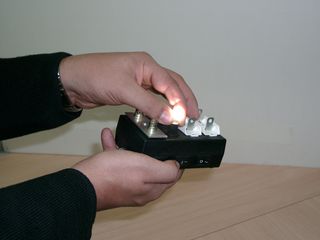  В процессе испытаний использовали специальный мобильный терминал для подключения светодиодных ламп